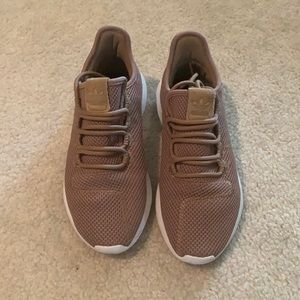 Only worn a few times and in amazing condition!